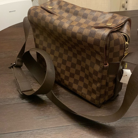LV Crossbody - Picture 3 of 16